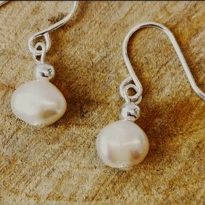 Fresh Water Pearl Dangle Earings with Sterling Sil